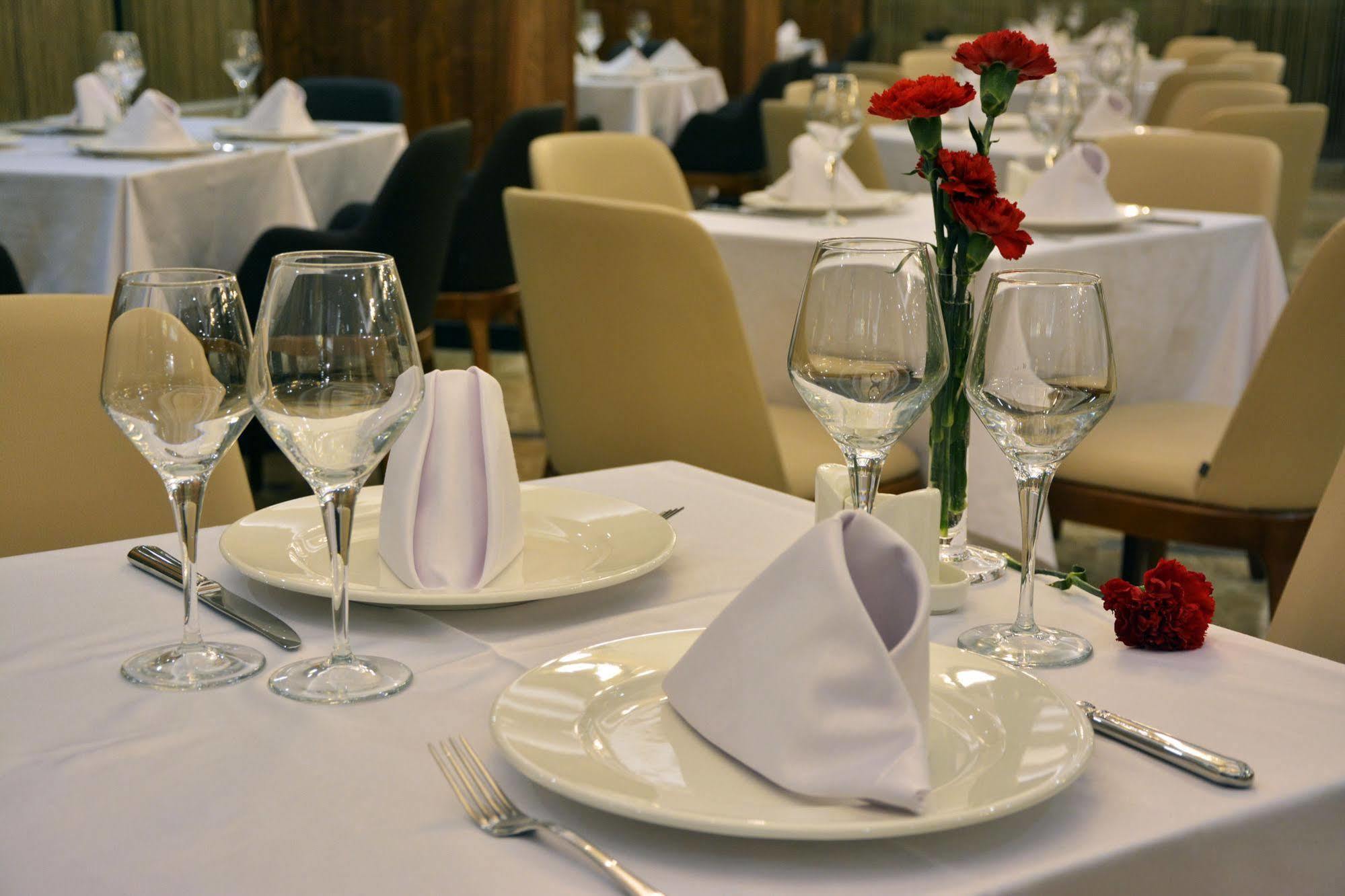 Goeruekle Gueler Park Hotel Bagian luar foto
